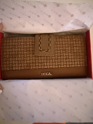 Doca women's wallet, brown taupe with embossed texture and gold details