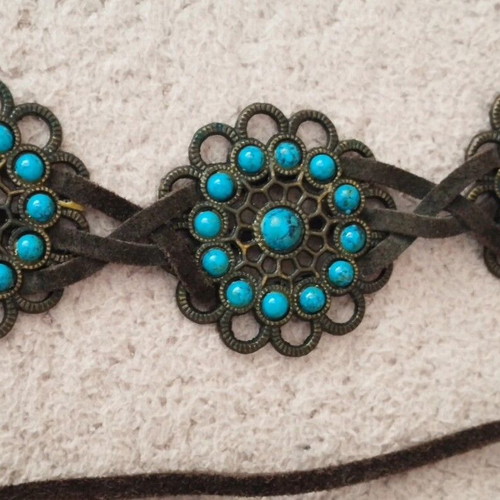 Boho belt like new with woven metal motifs and turquoise beads