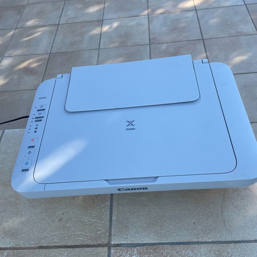 Canon PIXMA MG3052 multifunction printer used with Wi-Fi