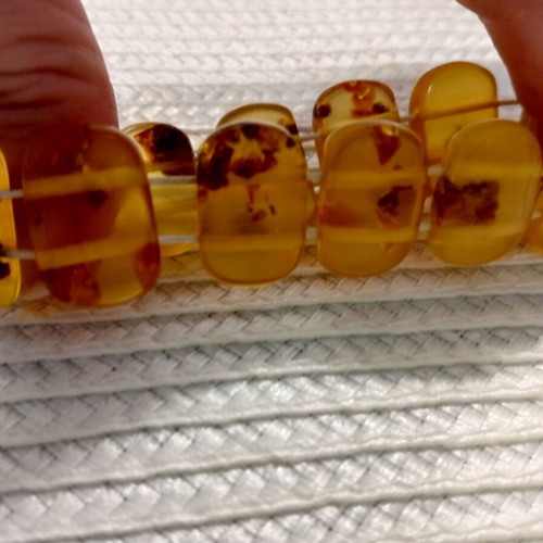 Amber Style Bracelet like new, lightweight elastic plastic