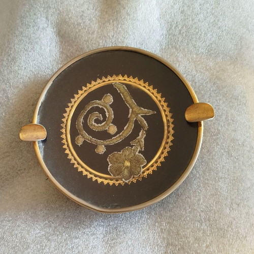 Vintage decorative ashtrays used, set of 3 pieces
