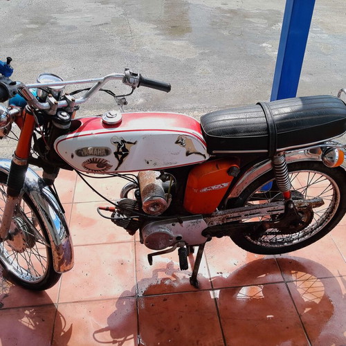 Yamaha FS1 50cc refurbished vintage moped 1973