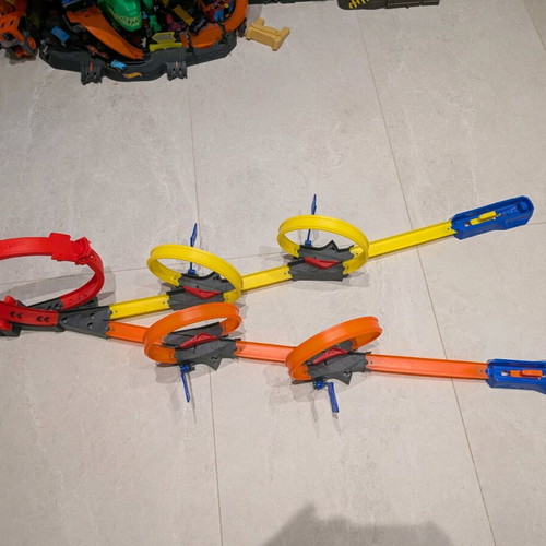 Hot Wheels set of 5 like new