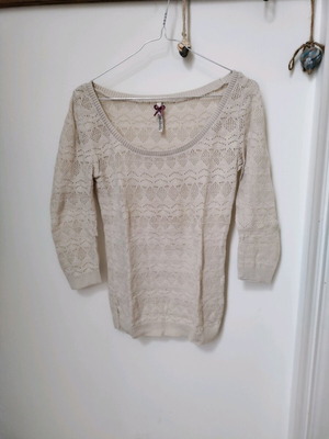 Stradivarius knitted spring blouse with 3/4 sleeves like new, beige