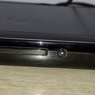 Set of 2 CD and DVD players used, LG premium and United budget series