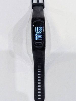 Garmin Vivosmart 5 S/M activity tracker smart band used, black