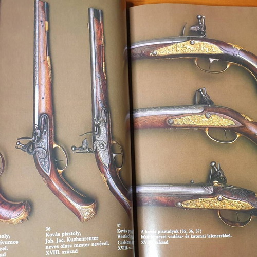 Old Weapons Album used, 290 pages, 1989 edition