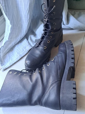 Combat boots size 40 like new, black leather, unisex