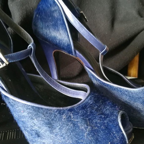 Prince Oliver leather sandals used blue with pony skin texture size 38
