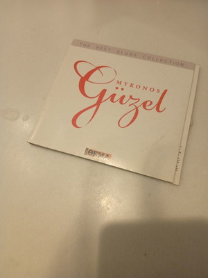 Guzel Hits 2 CD like new, electronic