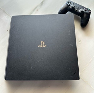 SUPER ΤΙΜΗ PlayStation 4 Pro με τηλεχειριστήριο
