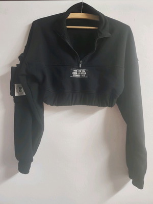 Bershka cropped sweatshirt like new, black, size S