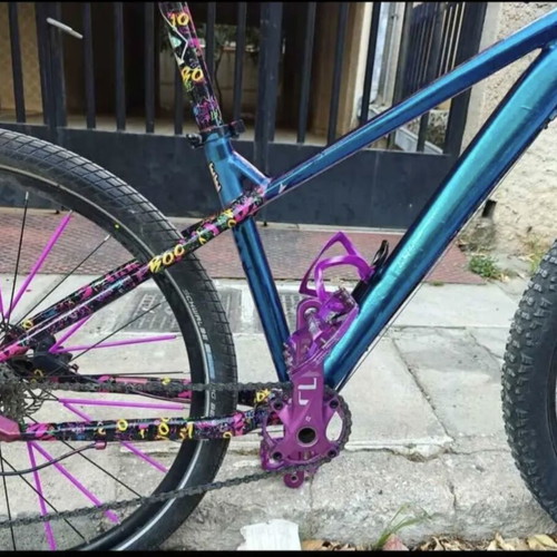 Da Bomb Sentinel mountain bike with Shimano hydraulic brakes