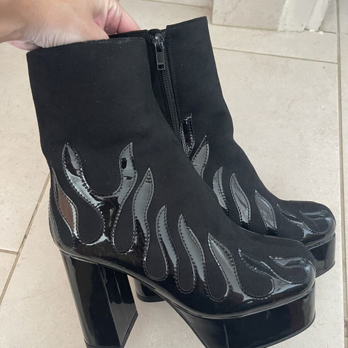 Black fire boots size 38