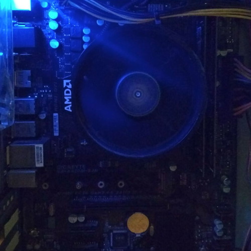 AMD Ryzen 3 2200G with Wraith Stealth cooler used