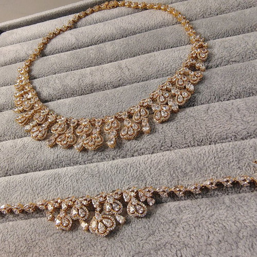 Luxury 4-piece gold-plated jewelry set with zircon stones
