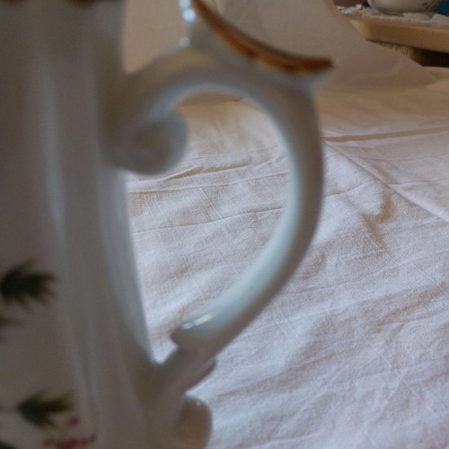 English vintage porcelain jug used with hand-painted design 17×10 cm
