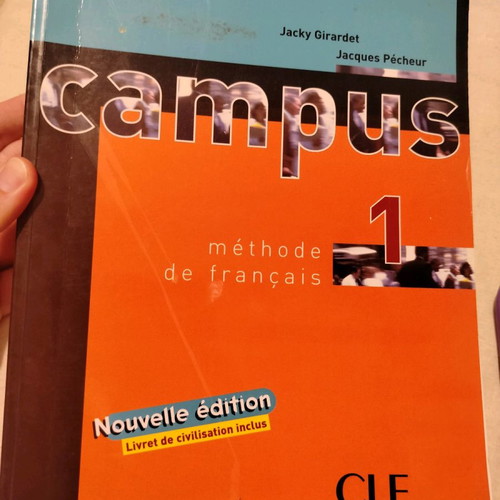 Campus 1 CLE International used French language book