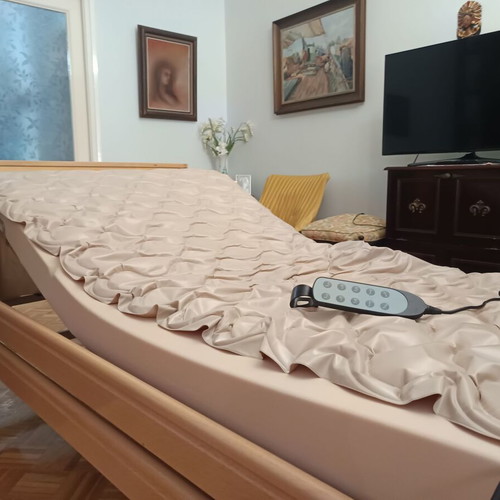 Hospital Bed with Air Mattress new, electric adjustable