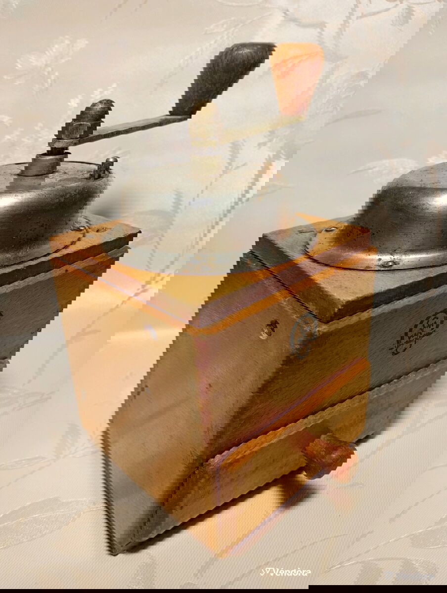 Μύλος καφέ μεταχειρισμένος vintage για διακόσμηση