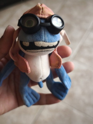 Crazy Frog плюшена играчка употребявана с леко обезцветяване