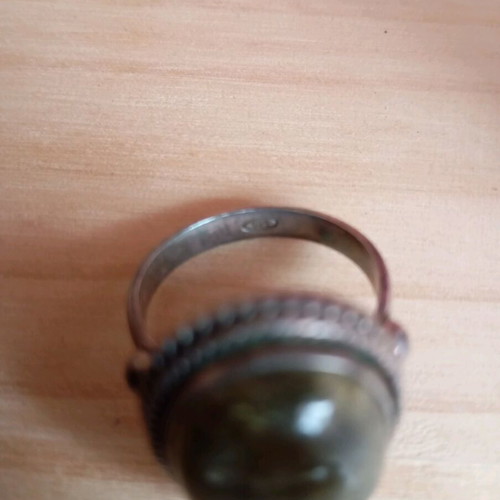 Silver 925 ring like new with blue and green labradorite