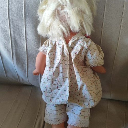 Vintage 80's doll used in very good condition