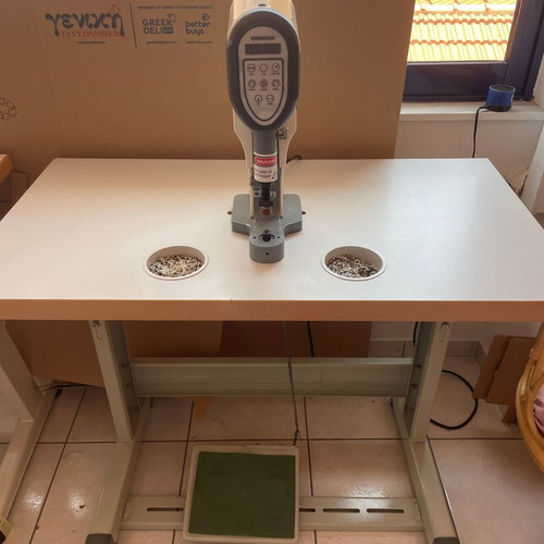 Unique Automatic Machine for Studs like new