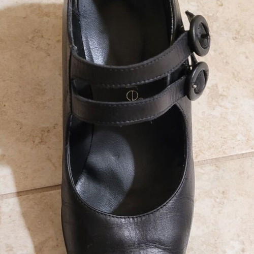 Mary Jane Marie Claire black leather pumps like new