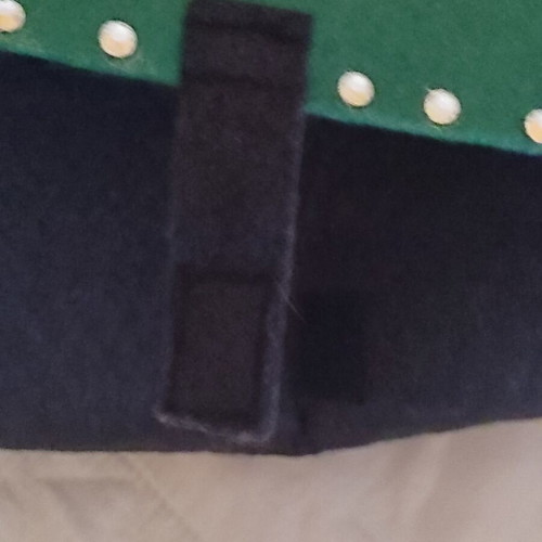 Crossbody bag in black and green felt, no name