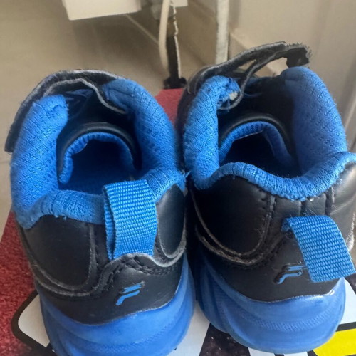 Fila children's sport shoes used, size 26, black and blue