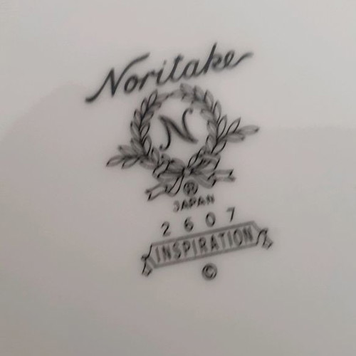 Noritake porcelain serving set used, 105 pieces, 24 karat gold