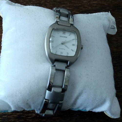Maxim quartz metal women's watch like new
