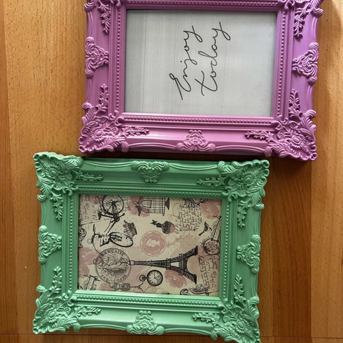 Plastic photo frames like new, pistachio and lilac colors