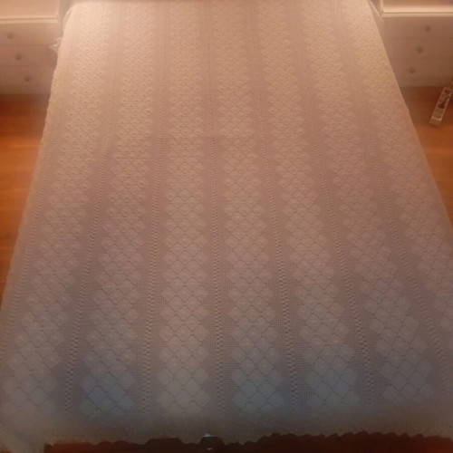 Handmade white crochet vintage blanket like new, 210x190 cm