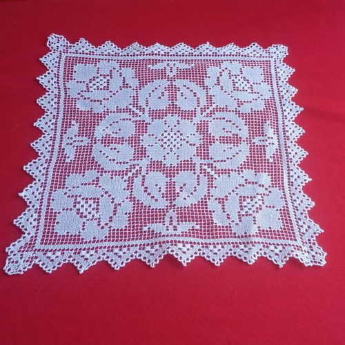 Square filet lace doily handmade vintage 1950s from Tinos