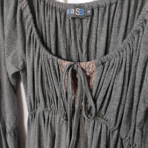 Off shoulder dress gray like new with lace and ruffles