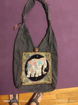Boho shoulder bag used, Indian style with embroidery on black velvet