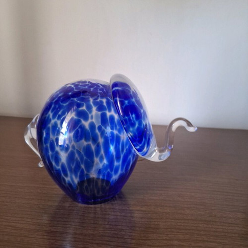 Crystal Art Glass elephant like new, size 16x12, dark purple