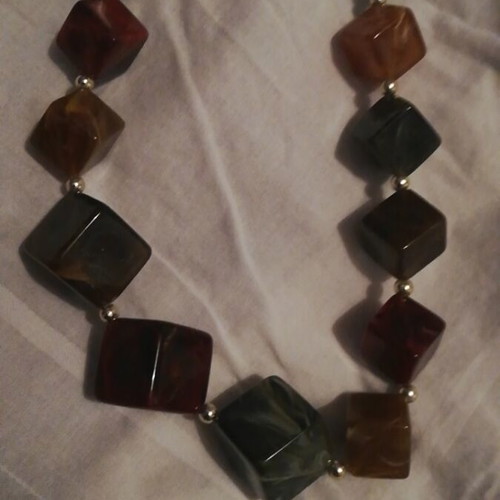 Necklace 30 cm like new, multicolored