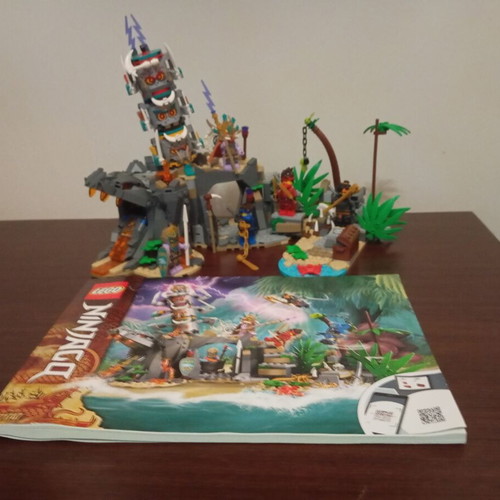 Lego Ninjago 71747 like new with instructions