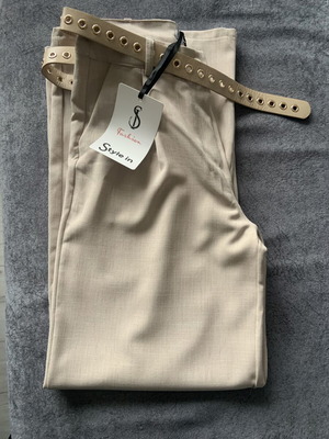 Women's pants new, size M