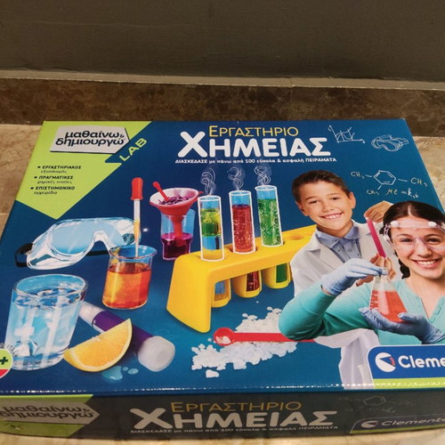 Clementoni Chemistry Lab educational game new