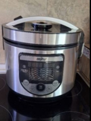 Zephyr Multicooker with 18 Functions like new