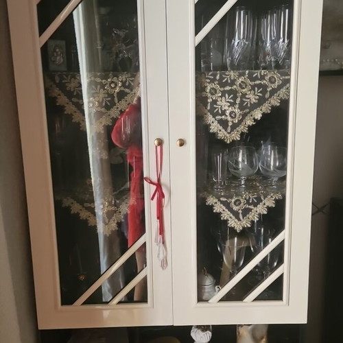 Furniture like new with glass panes and lacquered shelves