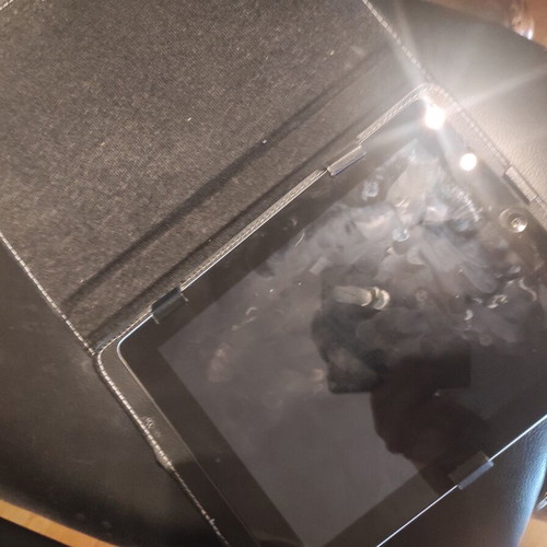 Apple iPad 4 128GB Black WiFi like new with leather case