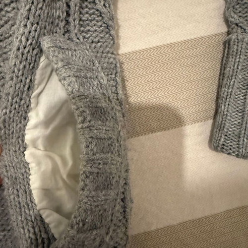 Knitted cardigan Oysho with buttons and hood, like new, size M