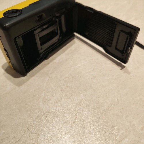 Fit for fun pocket camera collectible like new, film