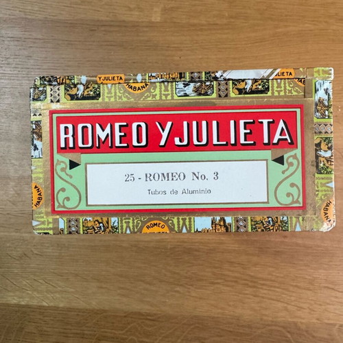 Romeo y Julieta wooden cigar box used, empty