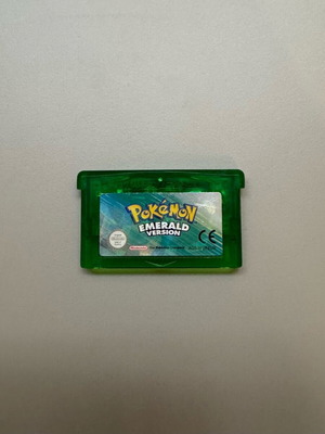 Pokémon Emerald Version Nintendo Game Boy Advance like new